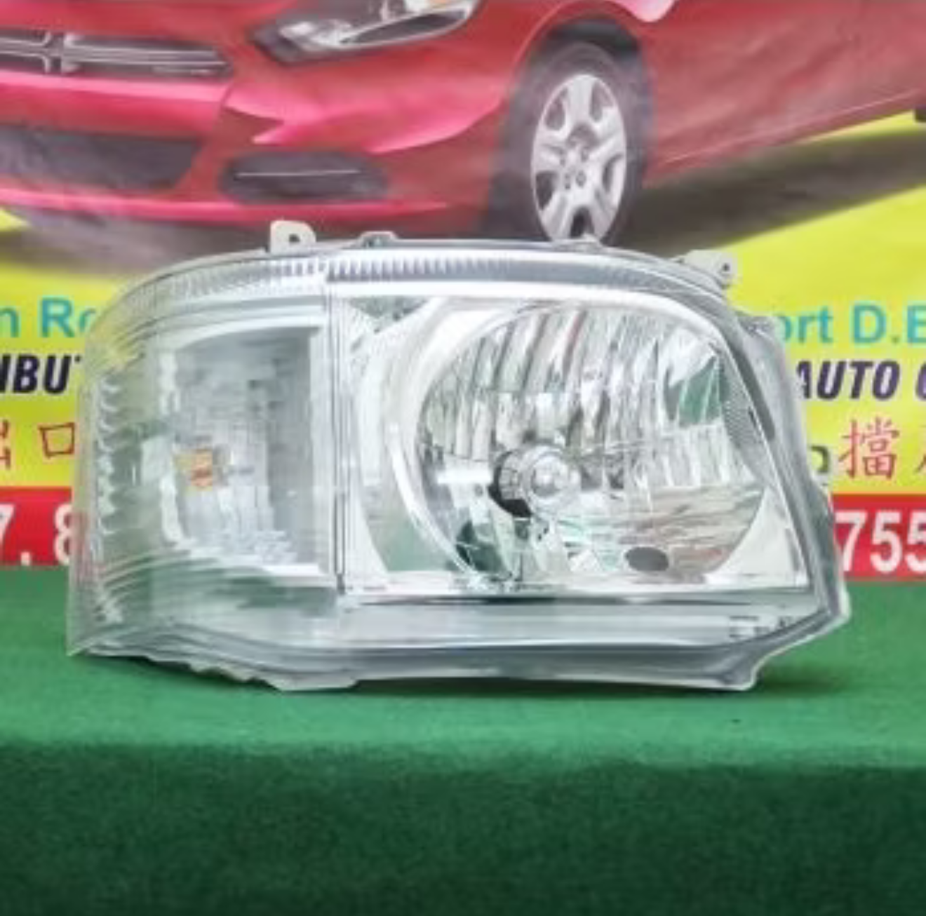 TOYOTA HIACE 2010-2013 KDH200 HEAD LAMP RH/LAMPU BESAR KANAN